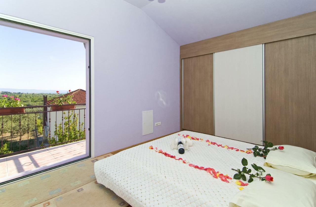 Apartment Mihanovic Žrnovnica Exterior foto